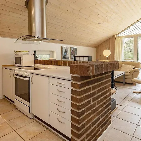 Three-bedroom Holiday In Blavand 16 *