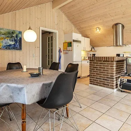 Three-bedroom Holiday In Blavand 16