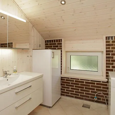Three-bedroom Holiday In Blavand 16